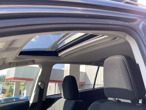 Used 2015 Toyota RAV4 XLE AWD/4WD image 18