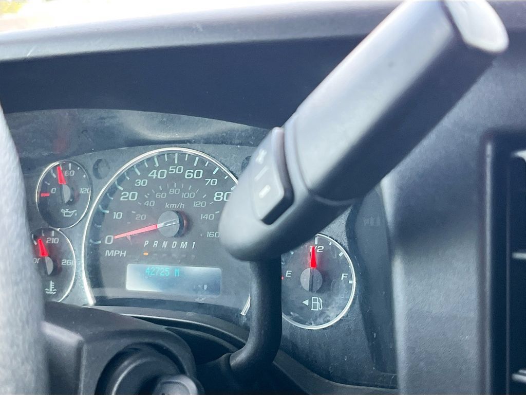 Used 2023 Chevrolet Express 2500 w/ Driver Convenience Package RWD image 16