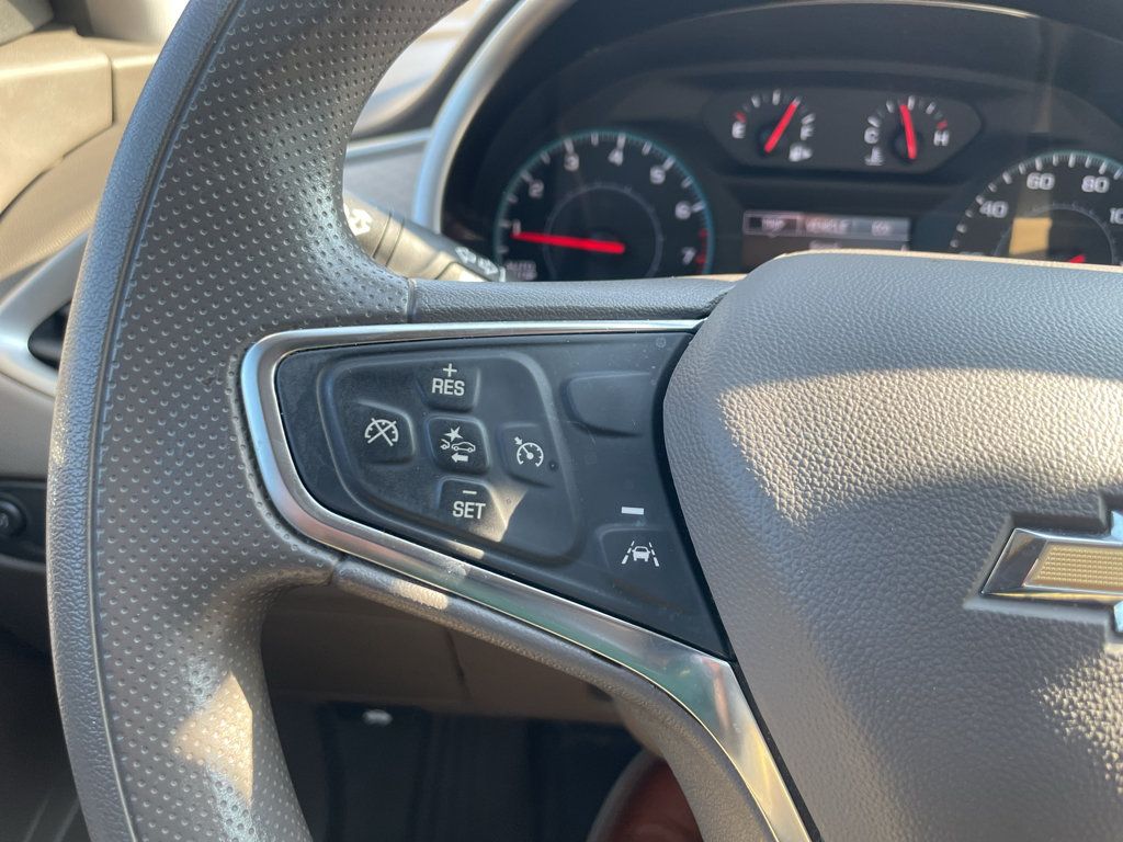 Certified 2025 Chevrolet Malibu LT FWD image 17