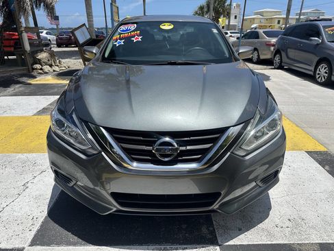 Used 2016 Nissan Altima 2.5 S w/ Power Driver Seat Package image 2