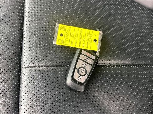 Used 2024 Ford Expedition Max XLT image 11