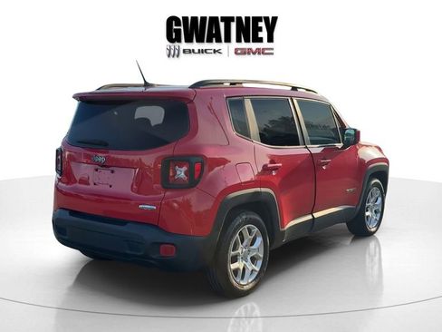 Used 2017 Jeep Renegade Latitude image 3