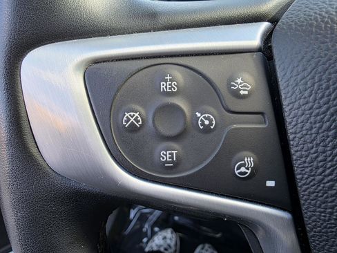 Used 2024 GMC Terrain SLT image 23