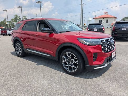 Used 2025 Ford Explorer Platinum w/ Ultimate Package RWD image 2