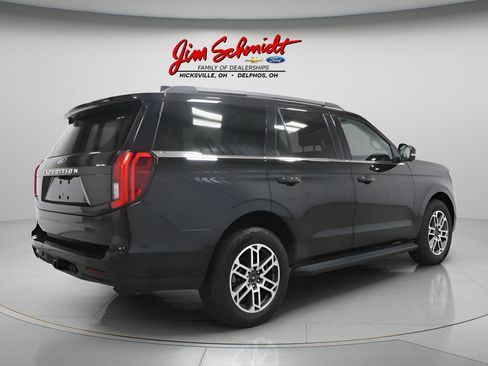 Used 2025 Ford Expedition Active AWD/4WD image 6