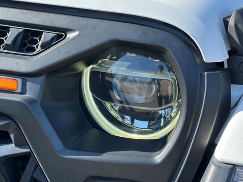 Used 2020 Jeep Wrangler Unlimited Sahara image 53