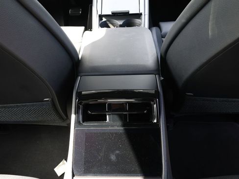 Used 2025 Porsche Panamera RWD image 28