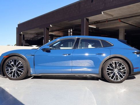 Certified 2022 Porsche Taycan 4 Cross Turismo image 2