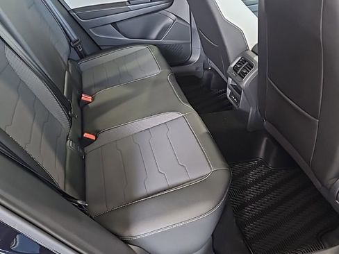 New 2026 Volkswagen Taos SE AWD/4WD image 17