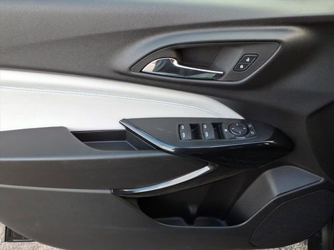 New 2026 Chevrolet Trax LT w/ Driver Confidence Package image 13