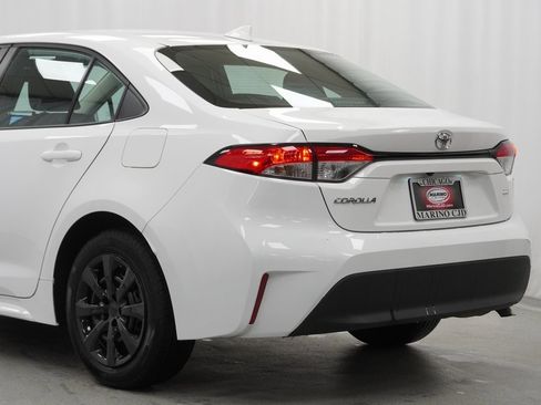 Used 2023 Toyota Corolla LE image 12