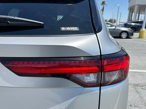 Used 2024 Mitsubishi Outlander AWD image 15