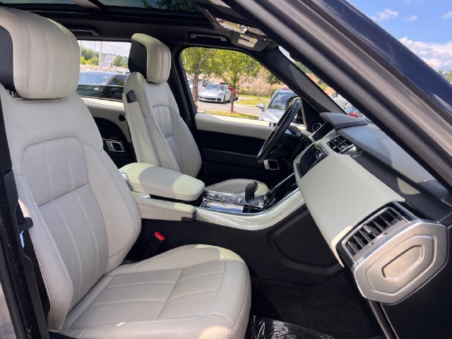Used 2020 Land Rover Range Rover Sport HSE AWD/4WD image 32