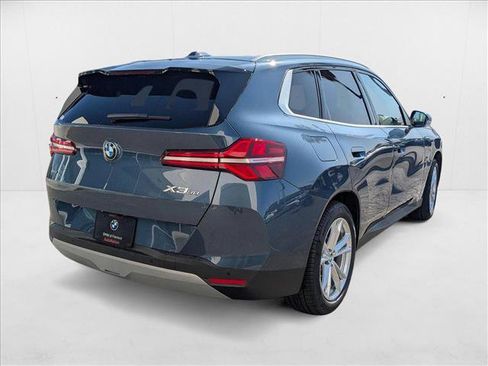 Used 2025 BMW X3 xDrive30i w/ Premium Package image 2