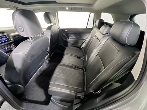 Used 2023 Volkswagen Tiguan SE image 24