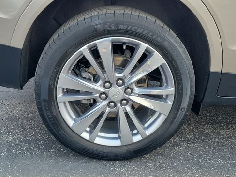 Used 2023 Cadillac XT5 Premium Luxury w/ Technology Package AWD/4WD image 6