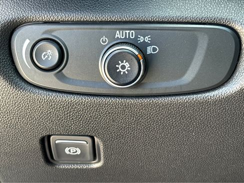 Used 2024 Chevrolet Blazer Premier w/ Driver Confidence II Package image 10