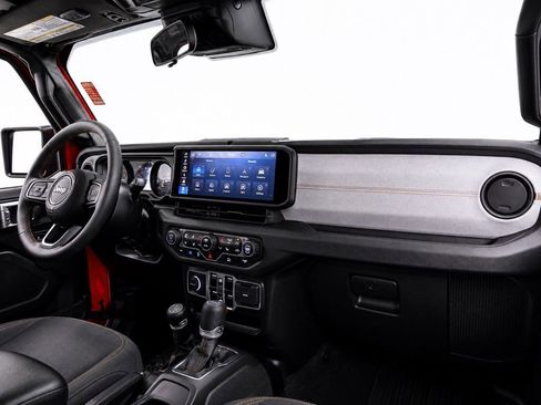 Used 2024 Jeep Wrangler Unlimited w/ Convenience Group AWD/4WD image 23