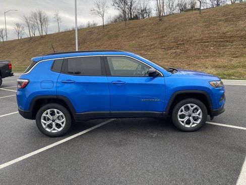 New 2026 Jeep Compass Latitude image 9