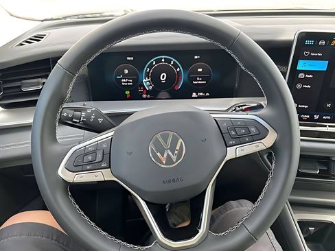 New 2026 Volkswagen Tiguan SE AWD/4WD image 22