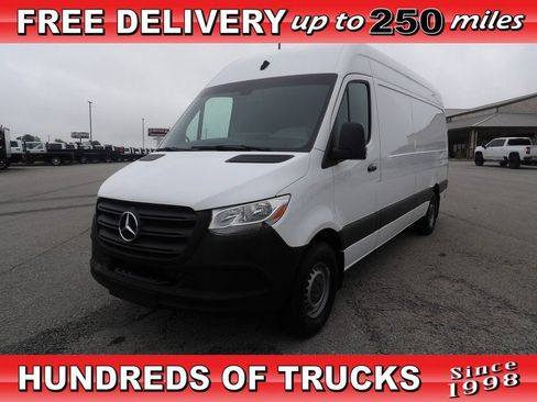 Used 2023 Mercedes-Benz Sprinter 2500 image 1