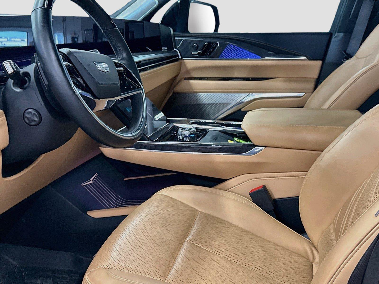 Used 2025 Cadillac Escalade IQ Sport 2 AWD/4WD image 4