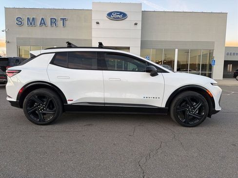 Used 2024 Chevrolet Equinox EV RS image 1