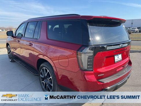 New 2026 Chevrolet Suburban RST image 7