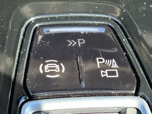 Used 2025 Audi Q6 e-tron Premium w/ Convenience Package image 38