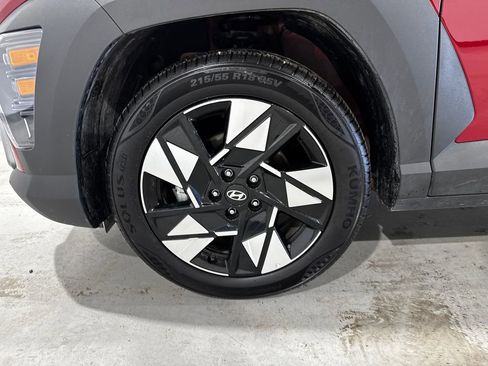 Used 2025 Hyundai Kona SEL FWD image 8