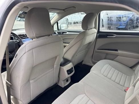 Used 2019 Ford Fusion SE FWD image 22