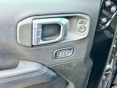 Used 2023 Jeep Wrangler Unlimited Sahara w/ Cold Weather Group image 19