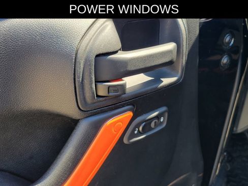 Used 2012 Jeep Wrangler Unlimited Sahara w/ Dual Top Group AWD/4WD image 17
