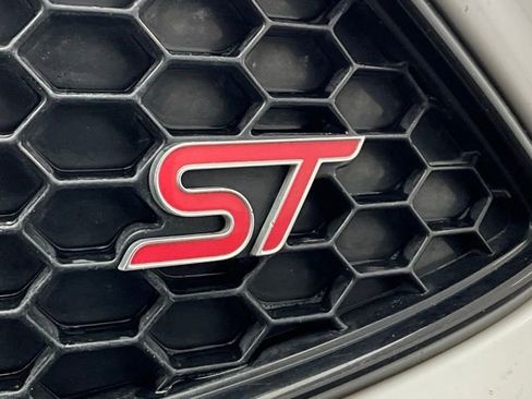 Used 2016 Ford Focus ST w/ Equipment Group 401A image 18