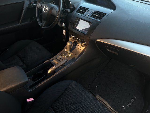 Used 2012 MAZDA MAZDA3 i Sport FWD image 18