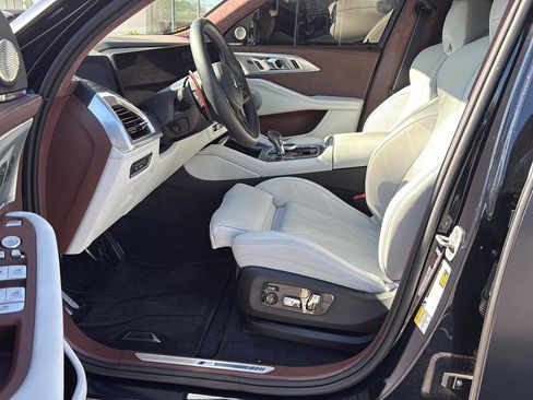 Used 2025 BMW XM AWD/4WD image 3