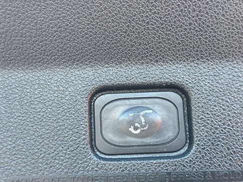 Certified 2017 Ford Explorer XLT w/ Equipment Group 202A FWD image 19