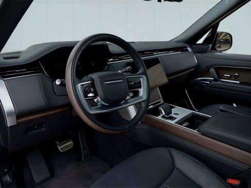 Used 2025 Land Rover Range Rover Long Wheelbase Autobiography image 20
