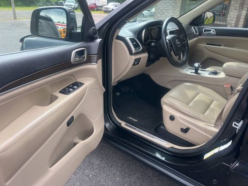 Used 2014 Jeep Grand Cherokee Limited AWD/4WD image 14