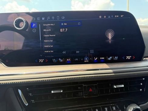 New 2025 Chevrolet Suburban Premier image 28