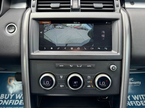 Used 2020 Land Rover Discovery Landmark image 26