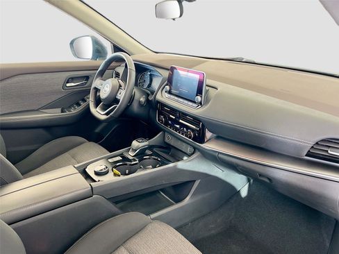 Used 2021 Nissan Rogue SV image 31