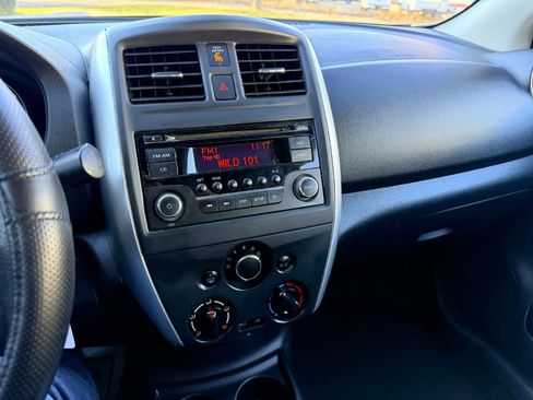 Used 2015 Nissan Versa SV image 17