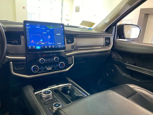 Used 2023 Ford Expedition Max XLT image 15