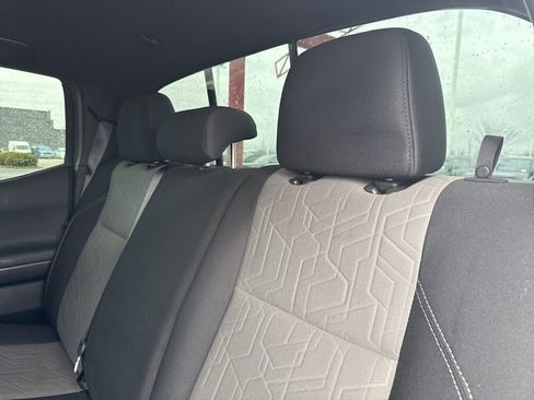 Used 2022 Toyota Tacoma TRD Sport image 19