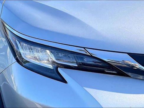 Used 2021 Toyota Sienna LE w/ LE Plus Package FWD image 29