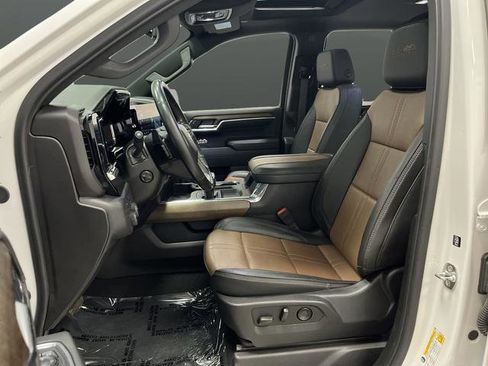 Certified 2025 Chevrolet Silverado 1500 High Country image 4