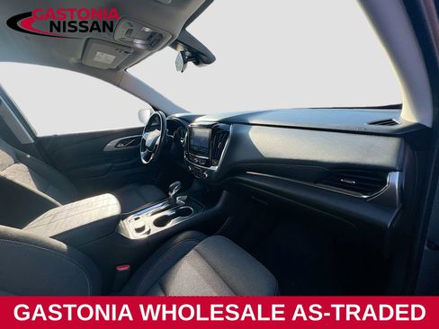 Used 2021 Chevrolet Traverse LT image 32
