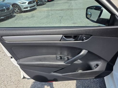 Used 2013 Volkswagen Passat 2.5 S FWD image 11