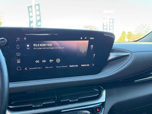 Used 2024 Buick Envista Sport Touring image 27